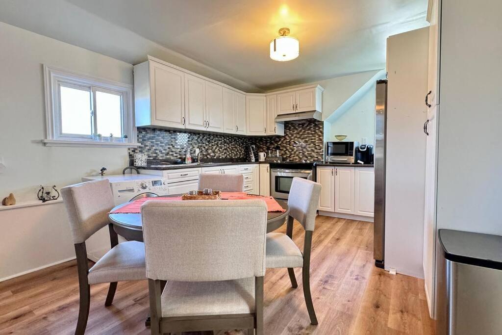 Apartment Near The Falls Two Bedroom - 5 Min Walk To Clifton Niagara Falls